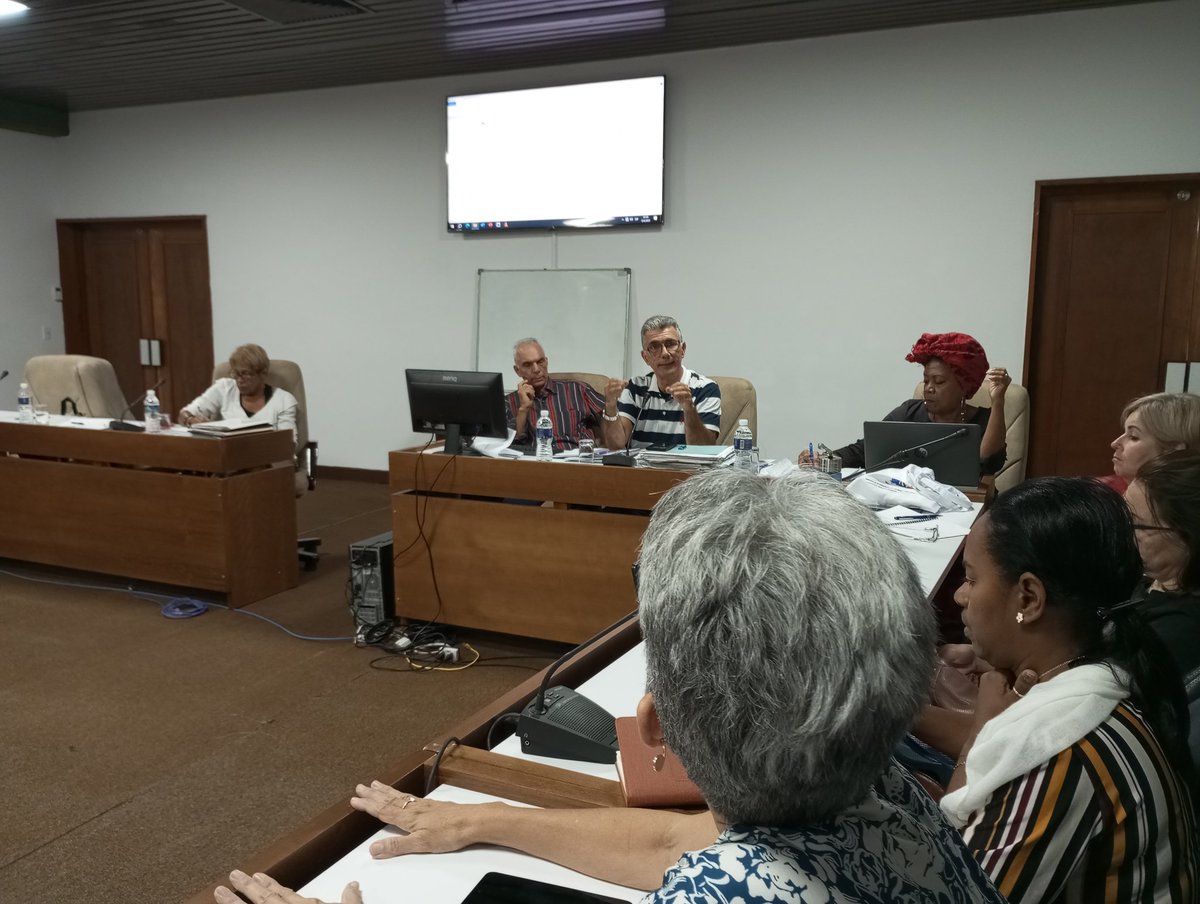 HernandezNerbys's tweet photo. Continúa Jornada de trabajo este jueves en el Palacio De las Convenciones del Sistema nacional @IDICT_Cuba #PotenciandoInnovaciónYConocimiento #SanctiSpíritusEnMarcha @AlexisLorente74 @cigetssp @DeivyPrezMartn1 @DiazCanelB @citmacuba @Leonel_Diaz_C @ObraDe https://t.co/PuXgnOTYi1