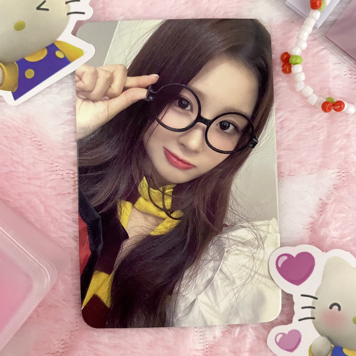 ⋆˚࿔ sullyoon mail 𝜗𝜚˚⋆

finally lily punya temen 🥹 anw sullyoon cantik banget?! omagaaa