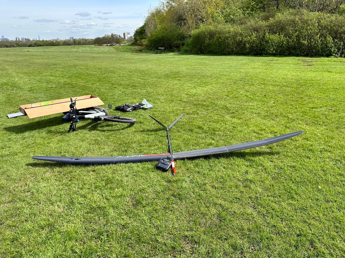 Our newest piece of kit delivered to the Flying Arial Recon Team to assist with identifying drivers using their phones or being otherwise distracted whilst driving