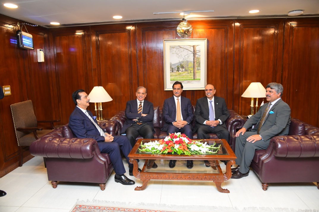 President @AAliZardari meeting with Prime Minister @CMShehbaz, Chairman Senate Syed Yousaf Raza Gillani, Speaker National Assembly Sardar Ayaz Sadiq, and Deputy Speaker Syed Ghulam Mustafa Shah, at Parliament House, Islamabad