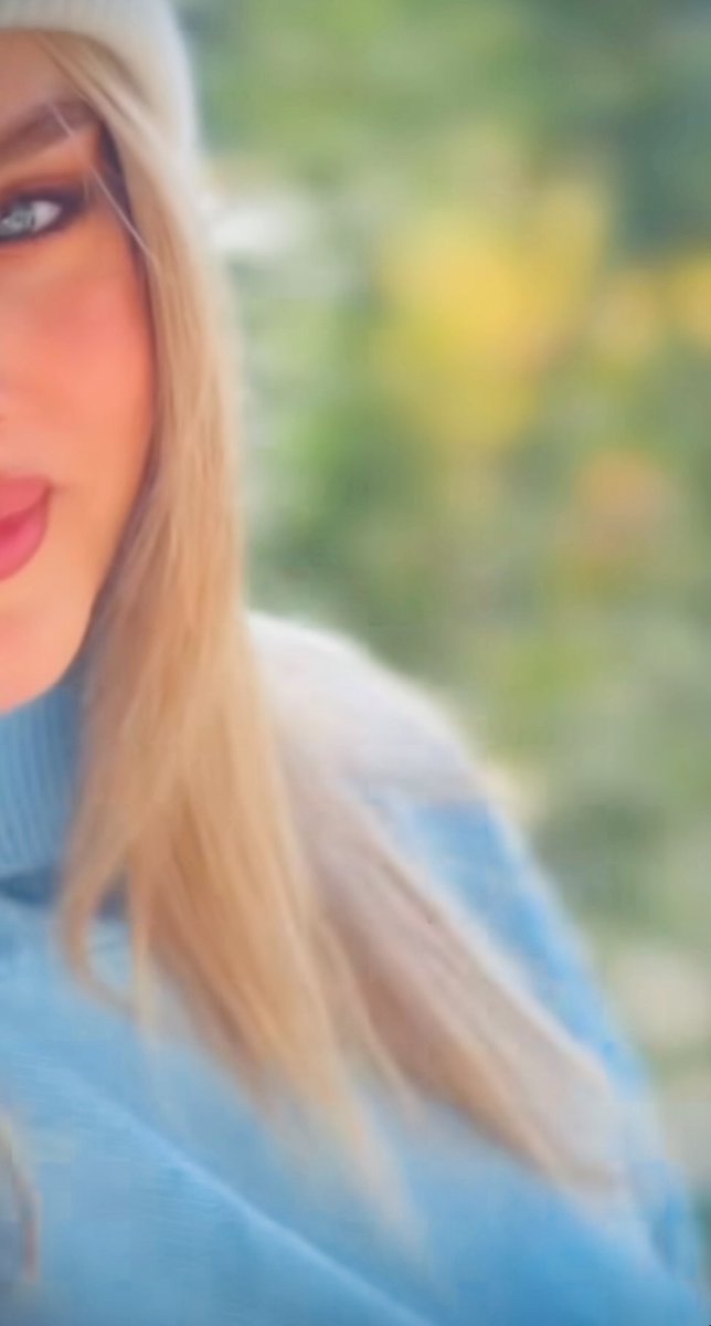 قال لي:

تحمِلين كلّ هذَا الجمَال فّي عَيناكِ ألا تَتّعبين ♥️؟!