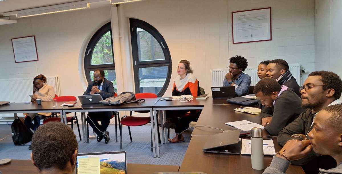 Juwa Research Group (@juwaresearch) on Twitter photo La conférence d'<a href="/EmeryMudinga/">Dr. Emery Mudinga</a>, DG <a href="/IsdrBukavu/">ISDR Bukavu</a> & Coordinateur Sud PRD #ResourceRush @ARESfwb_be, à @UCLouvain_be fut un moment instructif sur l’engagement politique des universitaires, le pouvoir étatique, la démocratie électorale et le Peuple en Afrique postcoloniale.
#RDC #CMR La conférence d'<a href="/EmeryMudinga/">Dr. Emery Mudinga</a>, DG <a href="/IsdrBukavu/">ISDR Bukavu</a> & Coordinateur Sud PRD #ResourceRush @ARESfwb_be, à @UCLouvain_be fut un moment instructif sur l’engagement politique des universitaires, le pouvoir étatique, la démocratie électorale et le Peuple en Afrique postcoloniale.
#RDC #CMR