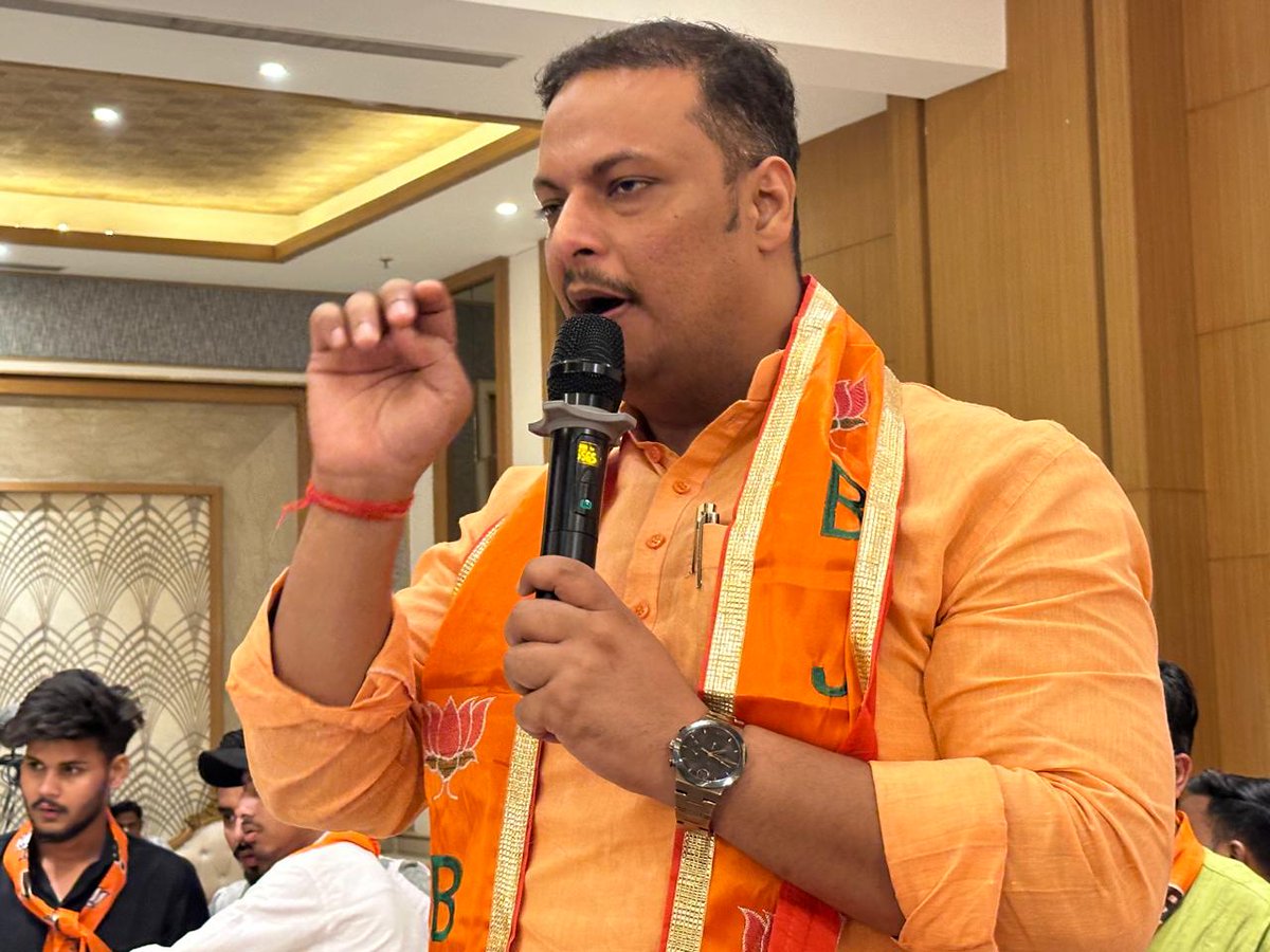 PranshuDutt's tweet photo. आज अलीगढ़ लोकसभा की अलीगढ़ विधानसभा के रघुवीरपुरी मंडल में आयोजित #नमो_युवा_सम्मेलन को संबोधित किया व युवा शक्ति से एक बार पुनः माननीय प्रधानमंत्री श्री नरेंद्र मोदी जी के कुशल नेतृत्व में केंद्र में समृद्धि, विकास एवं सुशासन का कमल खिलाने की अपील की। https://t.co/HJcNoVRqrq