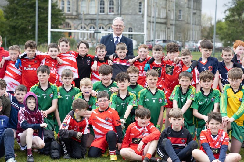 Pictures: GAA President Jarlath Burns visits Donegal's 'Hogwarts' - donegaldaily.com/2024/04/18/gaa…