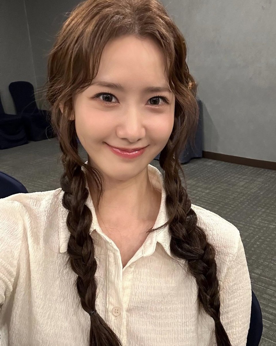 Missing you badly! Can't wait for your next project.

#YoonA #ImYoonA #임윤아