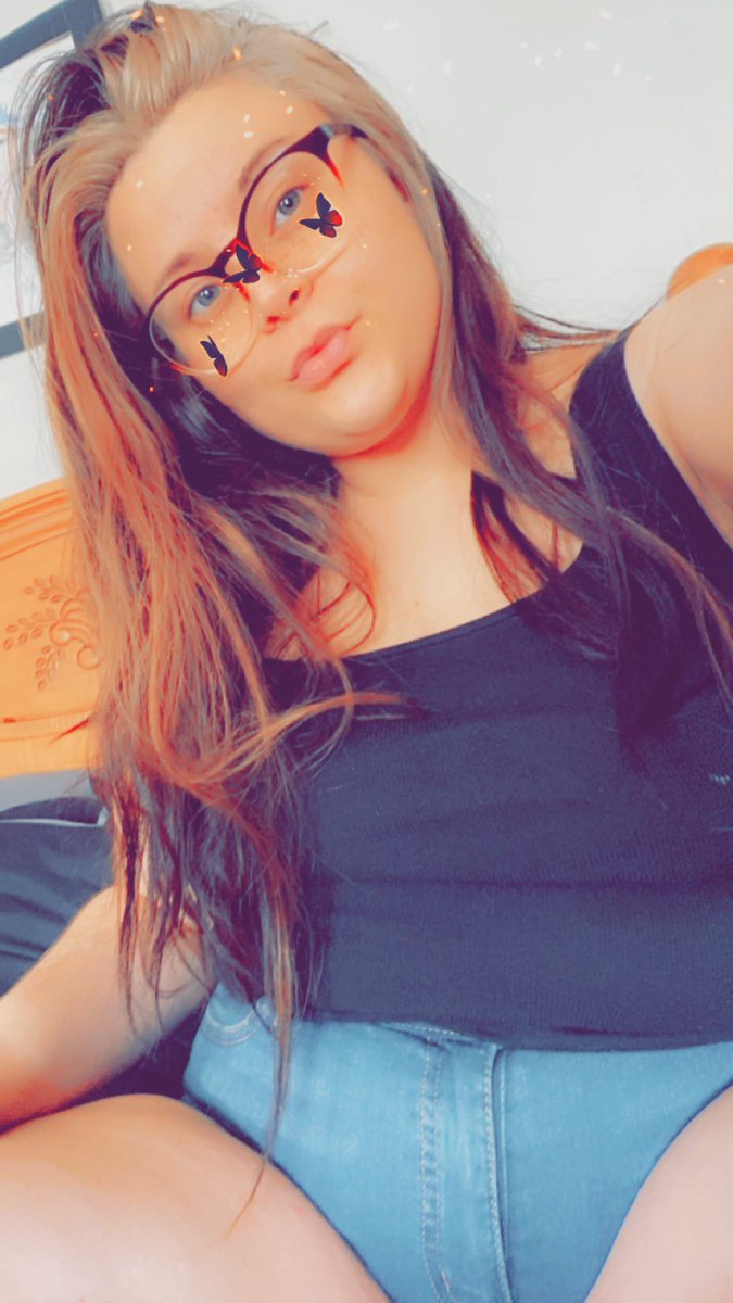 eatmypeachx's tweet photo. Comment a ☝🏻 if you’d book a happy ending massage with me! 🥵

Then go add my Snapchat to book or buy; xtori28xx 👻 https://t.co/2ao1DurJTU
