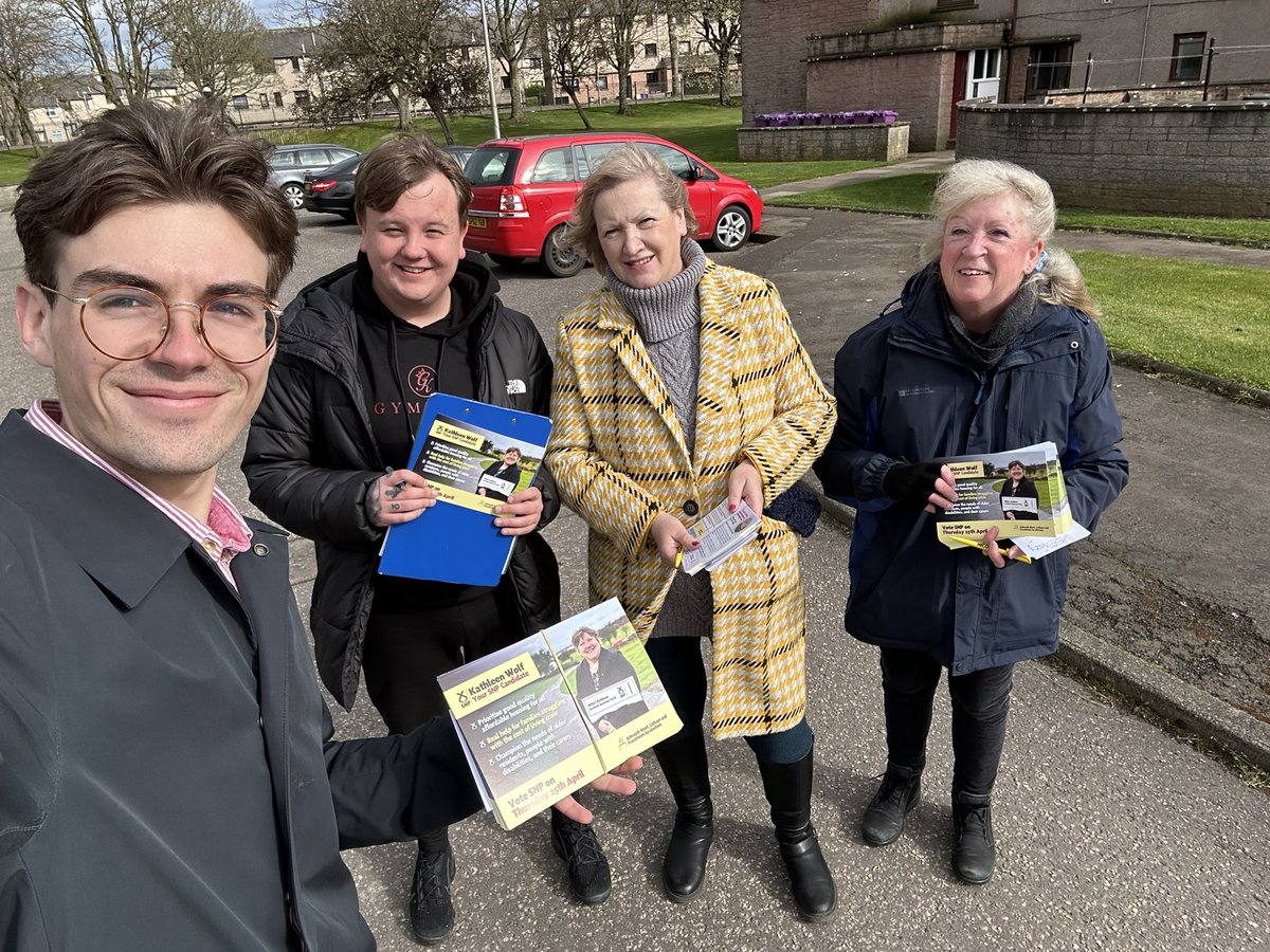 👟 Windswept canvassing, but cracking results on the doors for @theSNP. 🗳️ By-election on Thursday 25th April. #VoteSNP.