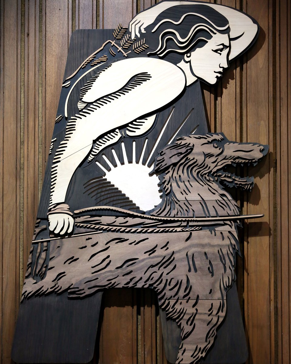 Queen Meadhbh putting the A in slay. 💋 Elinor Mary Monsell's 1904 original, renewed by artist Steve Doogan and realised by Ger Clancy. The latest A-dittion to these storied walls. 👀 Meet the queen's new look, and the artistry and craftsmanship behind it, in our foyer. 📍