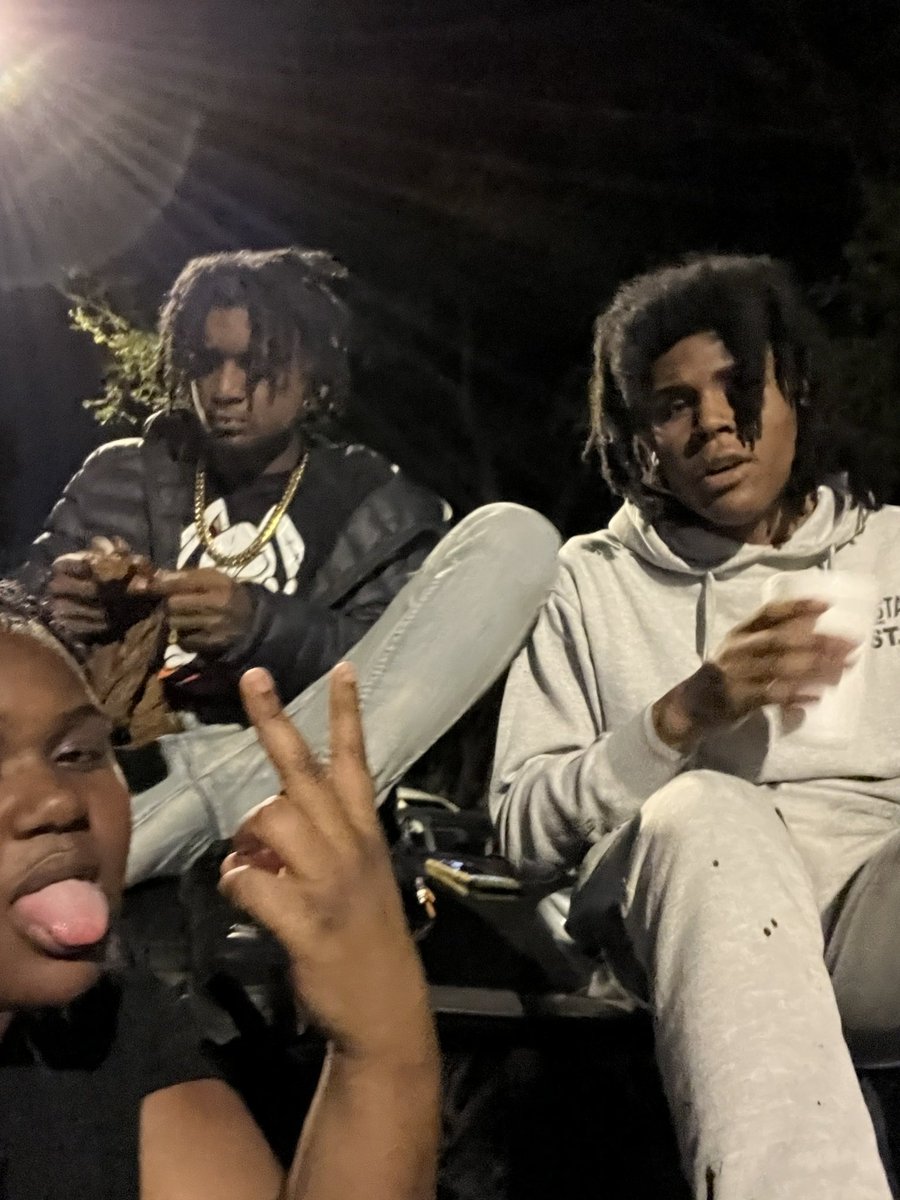 vibeewtoniaaa's tweet photo. dnt let it come down to em 🫵🏾❤️ #FreeDooda https://t.co/4A2N8lamje