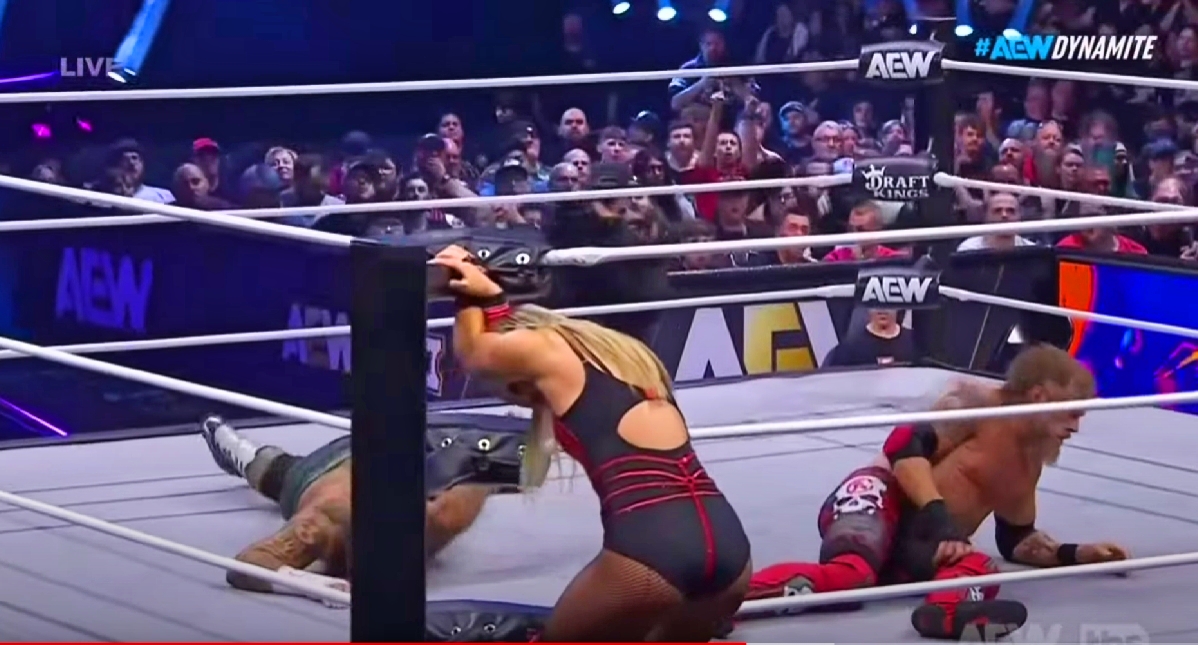 4/17/2024 #AEWDynamite #AEW TNT Champion #AdamCopeland & #WillowNightingale vs #HouseofBlack members TBS Champion #JuliaHart & #BrodyKing Julia not happy with this resurgence of Copeland