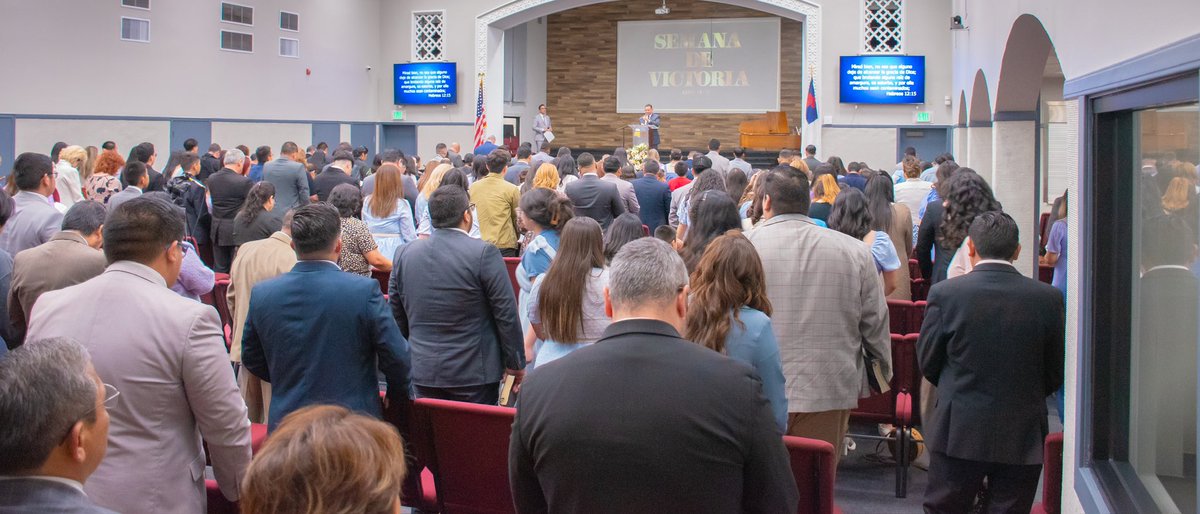 IBBLB's tweet photo. ¡El Señor ha bendecido grandemente nuestra conferencia de mayordomía con el Pastor John Wilkerson. Ayúdenos a orar por la última noche de la conferencia, la “Noche de Victoria”, hoy jueves a las 7:30pm. 🙏🏼 https://t.co/V0gB29vWWl