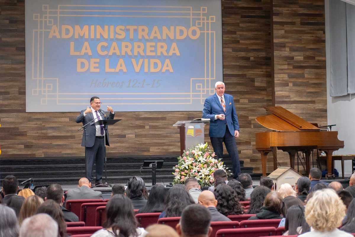 IBBLB's tweet photo. ¡El Señor ha bendecido grandemente nuestra conferencia de mayordomía con el Pastor John Wilkerson. Ayúdenos a orar por la última noche de la conferencia, la “Noche de Victoria”, hoy jueves a las 7:30pm. 🙏🏼 https://t.co/V0gB29vWWl