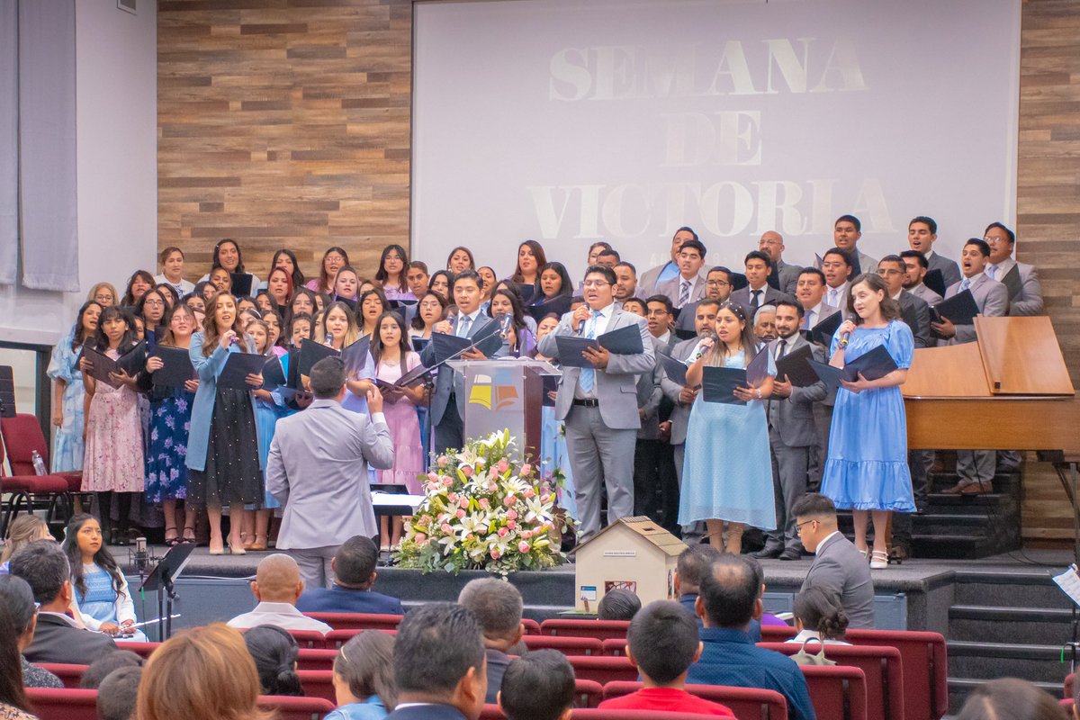 IBBLB's tweet photo. ¡El Señor ha bendecido grandemente nuestra conferencia de mayordomía con el Pastor John Wilkerson. Ayúdenos a orar por la última noche de la conferencia, la “Noche de Victoria”, hoy jueves a las 7:30pm. 🙏🏼 https://t.co/V0gB29vWWl