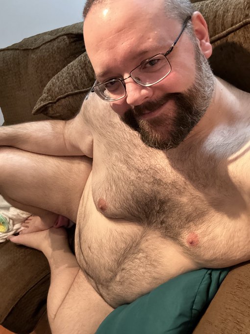 Happy National Send Nudes Day! 😜 https://t.co/2qavXT4iOh<a href="/tag/loveyourself"class="tags"><span>#loveyourself</span></a><a href="/tag/plussizeappreciation"class="tags"><span>#plussizeappreciation</span></a><a href="/tag/bodypositivity"class="tags"><span>#bodypositivity</span></a>