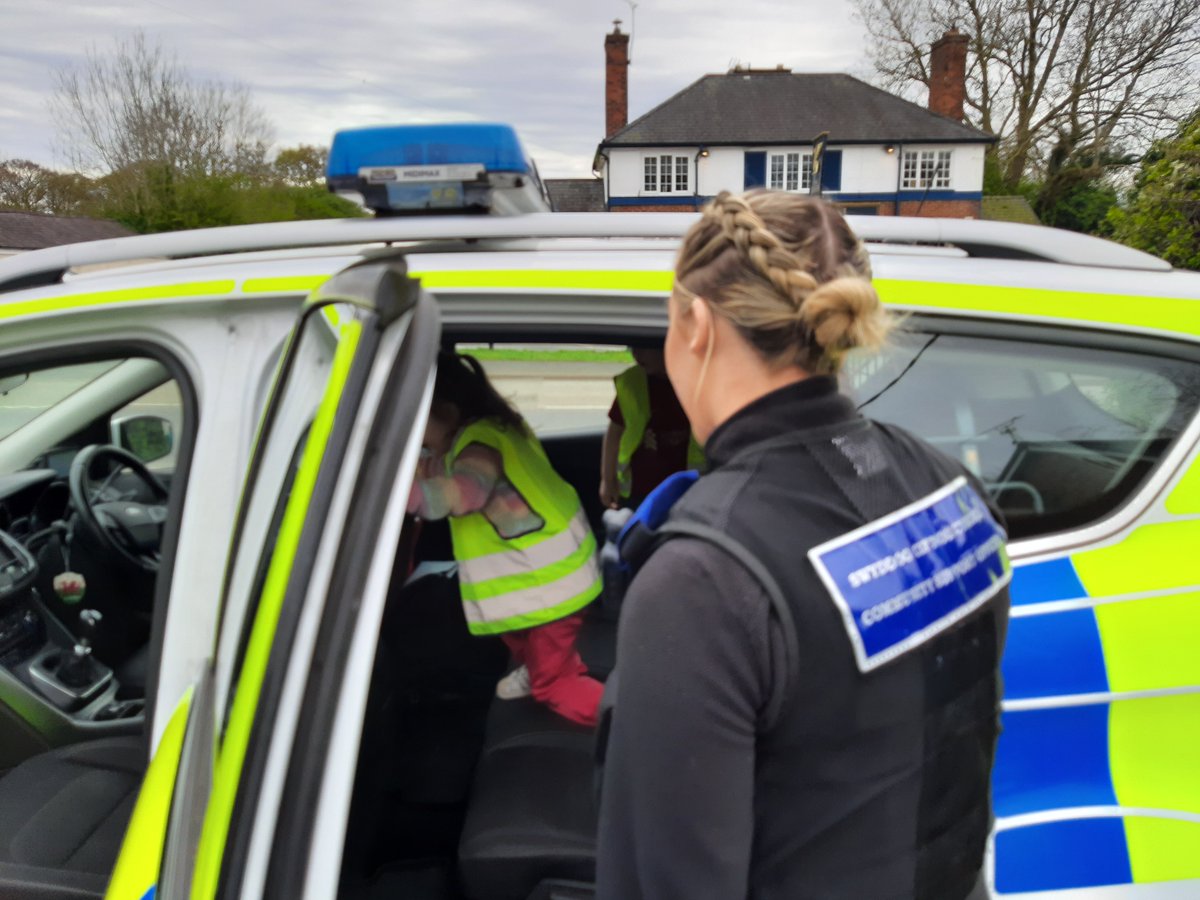 PCSO Kaya was asked to visit  Kate's Day Nursery in Mynydd Isa today to show the children the Police car 🚓 . As you can see they enjoyed themselves - some potential new recruits there I think 👮🏻 😃