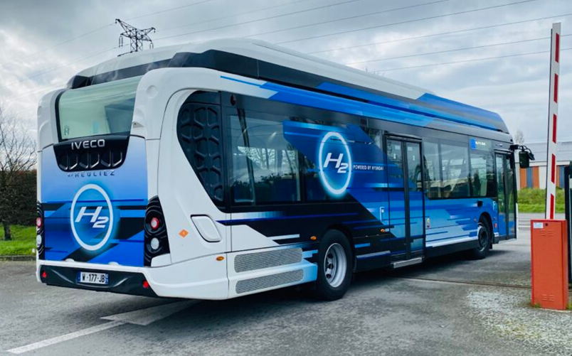 ⚡️🚌🚏 Saint-Malo Agglomération s’intéresse au bus à hydrogène. ▶️Modèle essayé du constructeur Iveco Bus ▶️Autonomie de 450 km ▶️Complémentaire des bus BioGNV > urlz.fr/qkrP