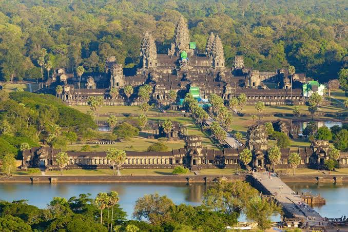 @ambedkariteIND Remember who saved you when you were being attacked by tyrants from other parts of the world 
This is the truth, its easy to convert but to know the true history

Learn about Angkor wat,what buddhist done to this magnificent Hindu temple 👇🏼