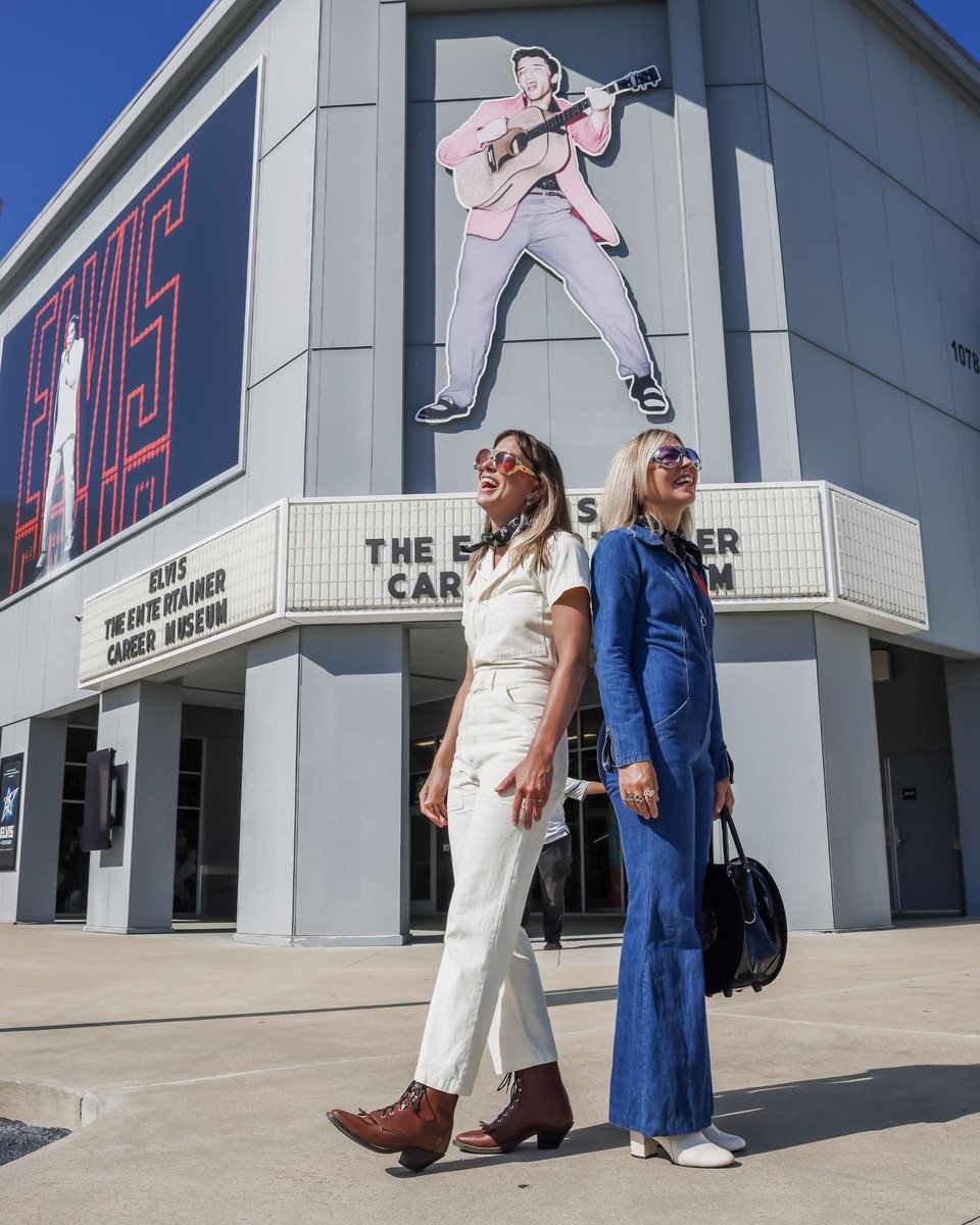 VisitGraceland's tweet photo. There's so much going on at Elvis Week that there's bound to be something for everyone! Take a look at the awesome lineup of events featuring live concerts, competitions, panel discussions and dance parties. Plus, don't miss the week's cornerstone event, our annual Candlelight Vigil, on August 15!

SCHEDULE: https://t.co/sU54bVneG4