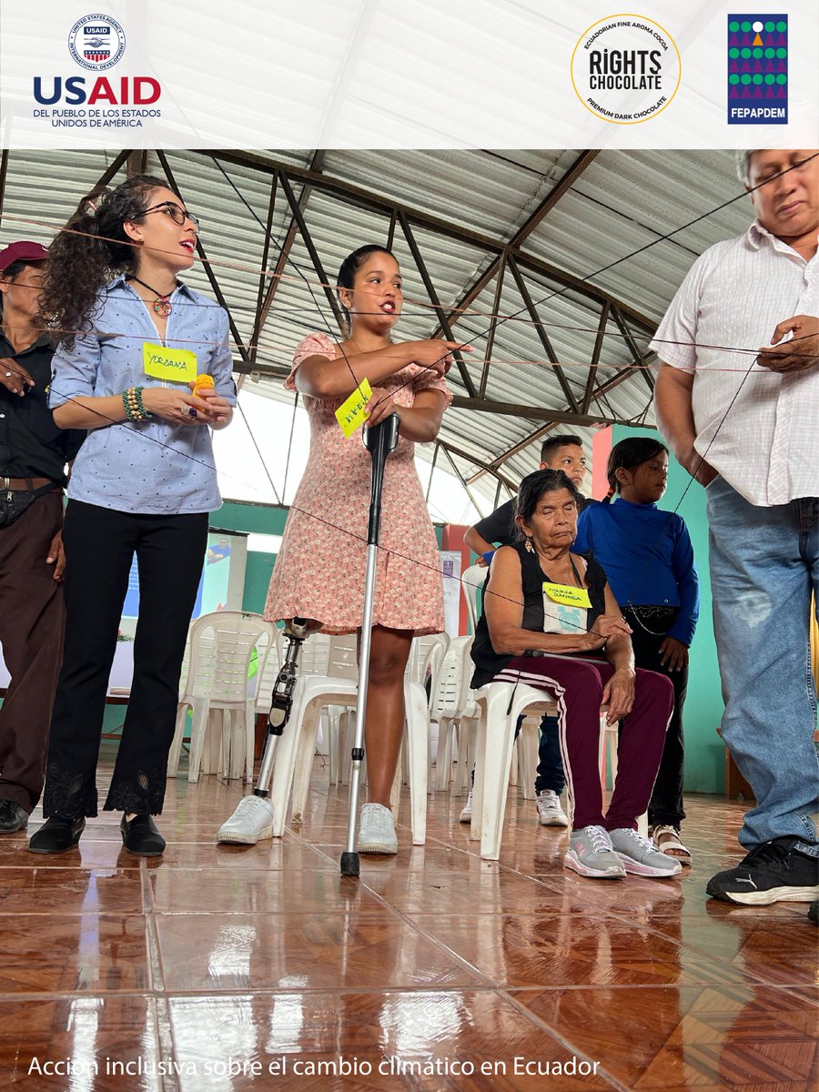 fepapdem's tweet photo. #NadaSobreNosotrosSinNosotros
@fepapdem y #ChocolatesRights, con el apoyo de @USAIDLAC, capacitan sobre derechos de las personas con discapacidad a agricultores con discapacidad y sus familias, en Qunindé y sus comunidades aledañas
#derechos #inclusion #dispacacidad #usaidecuador https://t.co/Z06Fsx7z3T