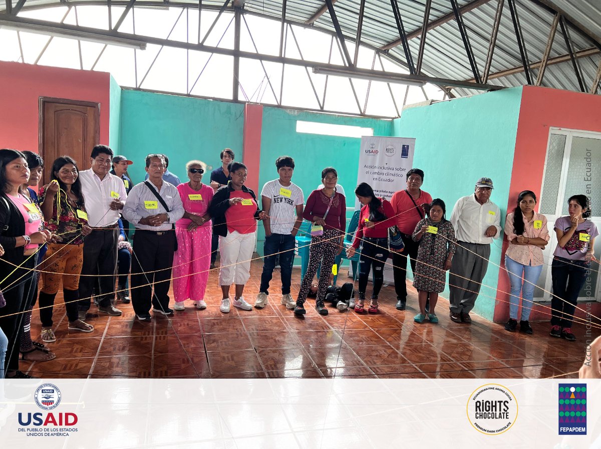 fepapdem's tweet photo. #NadaSobreNosotrosSinNosotros
@fepapdem y #ChocolatesRights, con el apoyo de @USAIDLAC, capacitan sobre derechos de las personas con discapacidad a agricultores con discapacidad y sus familias, en Qunindé y sus comunidades aledañas
#derechos #inclusion #dispacacidad #usaidecuador https://t.co/Z06Fsx7z3T