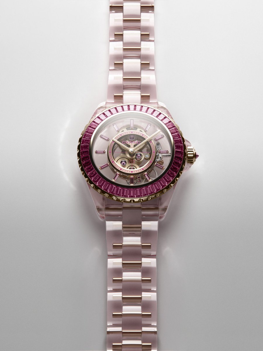 pinku_tai's tweet photo. สวยเกินจะบรรยายนาฬิกาของพส CHANEL : PINK EDITION 🩷⌚️🎀 รุ่น BOY-FRIEND Skeleton X-Ray มี 55 เรือน ส่วน J12 X-Ray  ออกมาแค่ 12 เรือนแรงม��ก 🥹 https://t.co/YdydgY131u