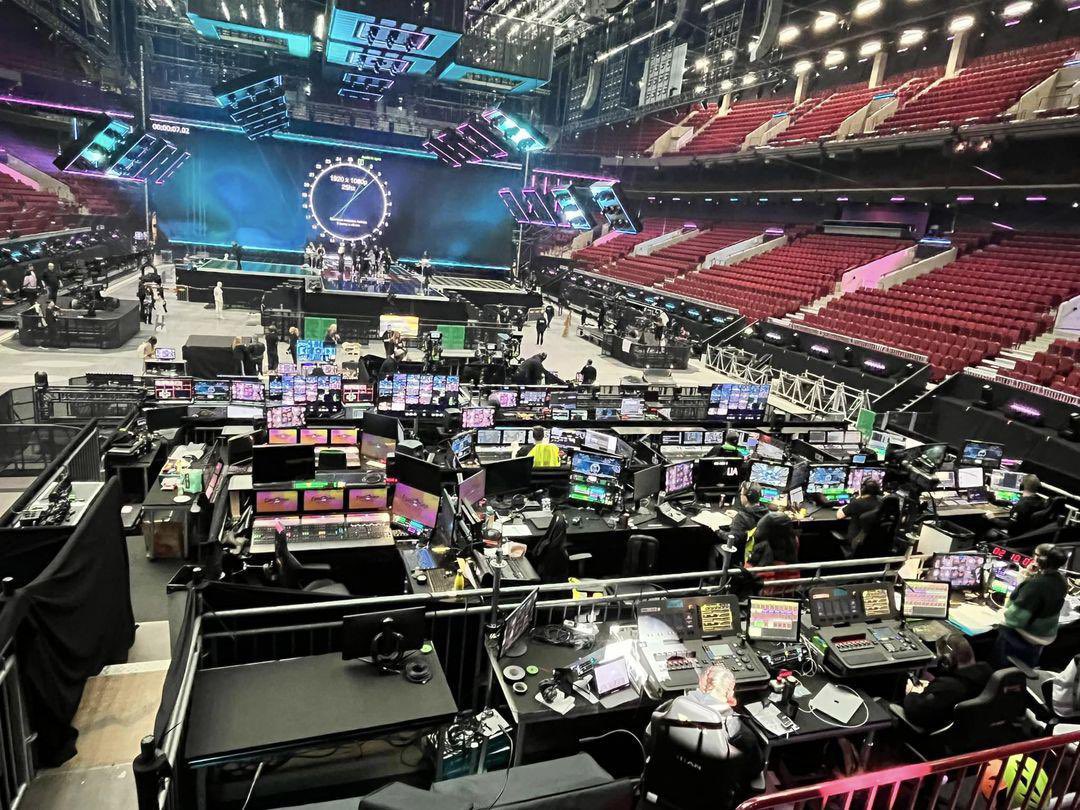 JonyPeon17's tweet photo. Confirmamos que el Malmö Arena es una caja de cerillas. #Eurovision https://t.co/EVMarcBMh7