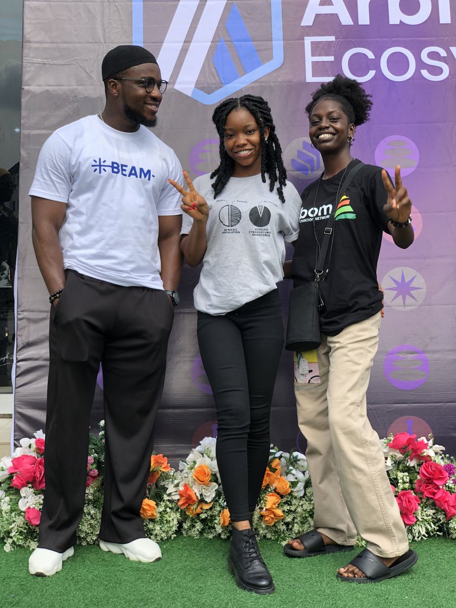 Creative Bee🐝 tweet media