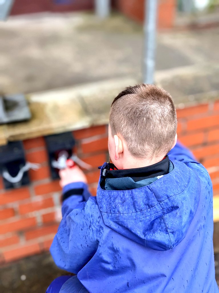 Day four with @HyndlandPS An exploration of our local #gorge and linking the landscape to their recent school topic on the #watercycle 💦🏞️ Then an afternoon working alongside @BlairvadachAndB and his team, learning the basics of #orienteering 🏃🏼‍♀️🧭 @BlairvadachOEC #HyndlandBV24