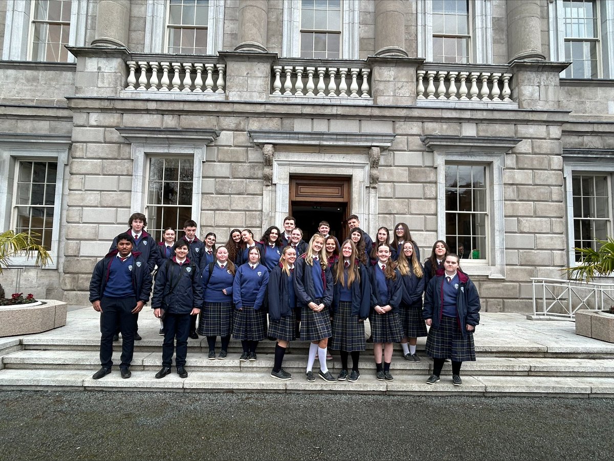 Rang Lyons enjoyed a trip to Leinster House today. They were given a tour of the Dail and the Seanad which they have been learning about in CSPE class.
