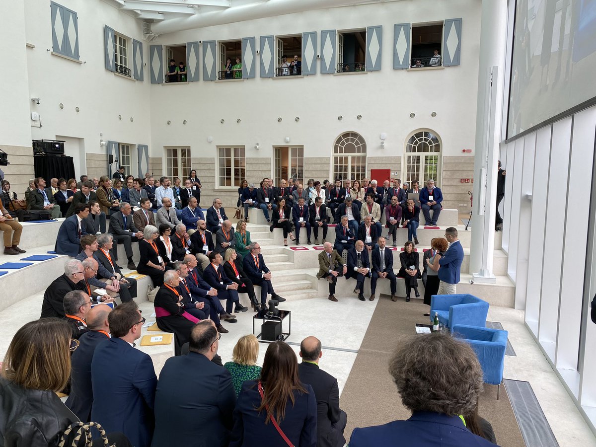 UilmNazionale's tweet photo. ⚙️Al via l’evento di presentazione della nuova sede della Fondazione Dalmine di #Tenaris. Presente il Segretario Generale @RoccoPalombella 🔵🔵🔵 https://t.co/qM52R3YIqm