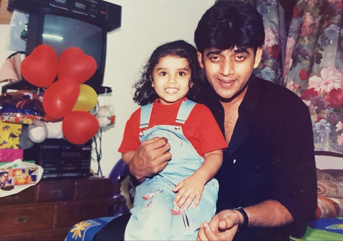 mrgaurav_tiwari's tweet photo. Ravi Kishan with his daughter #Shinova whom he doesn’t want to accept now. https://t.co/Lrc3qMsBP4