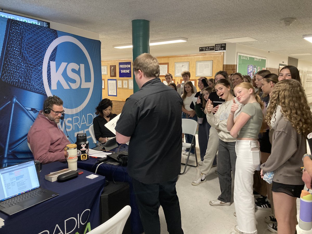 EvergreenJunior's tweet photo. Evergreen students check out @kslnewsradio Dave &amp; Dujanovic live today for the #greatUtahShakeOut https://t.co/fJPNoLqynj