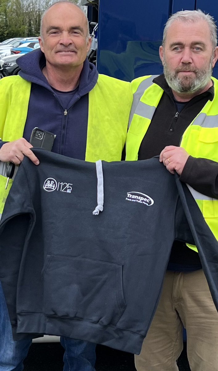 A pleasure to present a small gift of appreciation to Michael Loecker today. For the past 25 years he’s been driving and setting up the BPW infomobil throughout Europe. The Infomobil has looked great all week in ireland. #bpw #infomobil