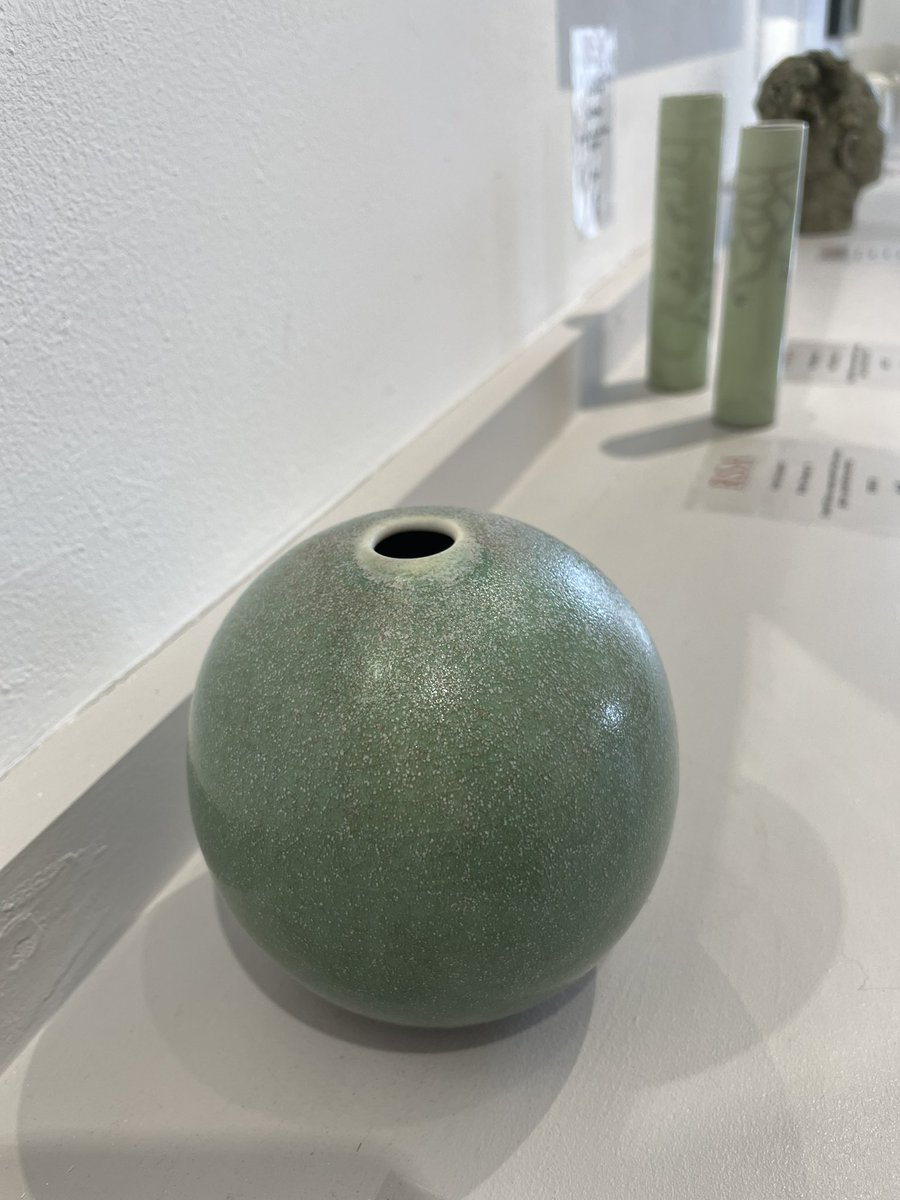 ryeartists's tweet photo. Elegant and beautiful ceramic pieces from RSA member Kate Schuricht in our Spring Exhibition at Rye Art Gallery now until May 5th. See more of Kate’s work on Instagram @kateschurichtceramics
#ryeartists #ceramic #raku #stoneware #springexhibition #ryeeastsussex https://t.co/BB986Wbw66