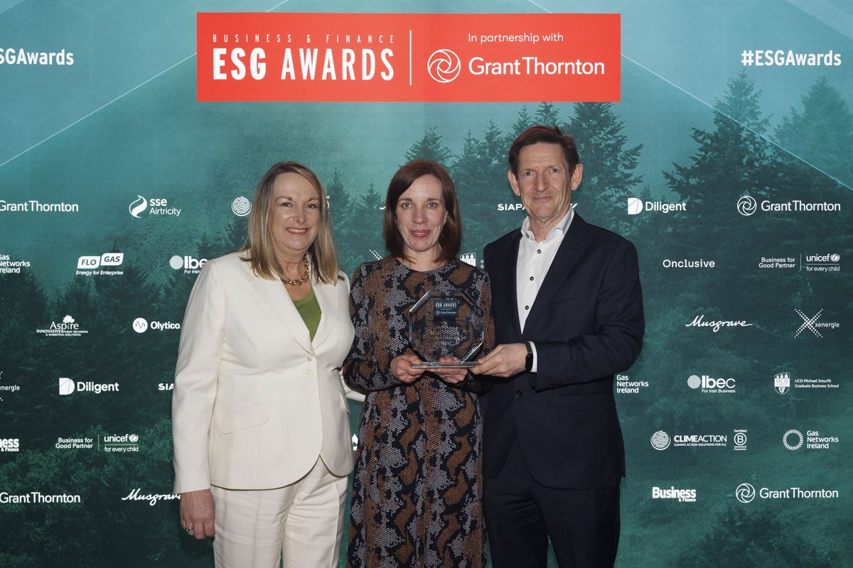 Coolmine Therapeutic Community is the winner of the Governance Best Practice Award. 
Sponsored by @ConsultXenergie / Lorna McDowell.

Congratulations to the team! 🎉

#ESGAwards in partnership with @GrantThorntonIE