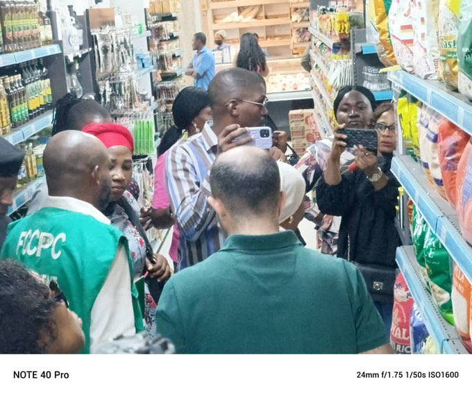 instablog9ja's tweet photo. Federal Competition and Consumer Protection Commission (FCCPC) conducts price enforcement in Abuja supermarkets https://t.co/VD4ST0l2TL
