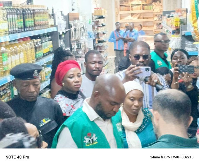 instablog9ja's tweet photo. Federal Competition and Consumer Protection Commission (FCCPC) conducts price enforcement in Abuja supermarkets https://t.co/VD4ST0l2TL