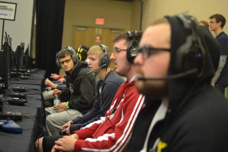 SterlingJH's tweet photo. If you never got the chance to meet @MonoxideAM you missed out on one of the best people in the world. Of all the people I've met in Halo, Alec was one of the most genuine. We met in 2010 at the Nashville combine, and since then he'd been my teammate, brother, and one of my best https://t.co/GnP1Az06WF