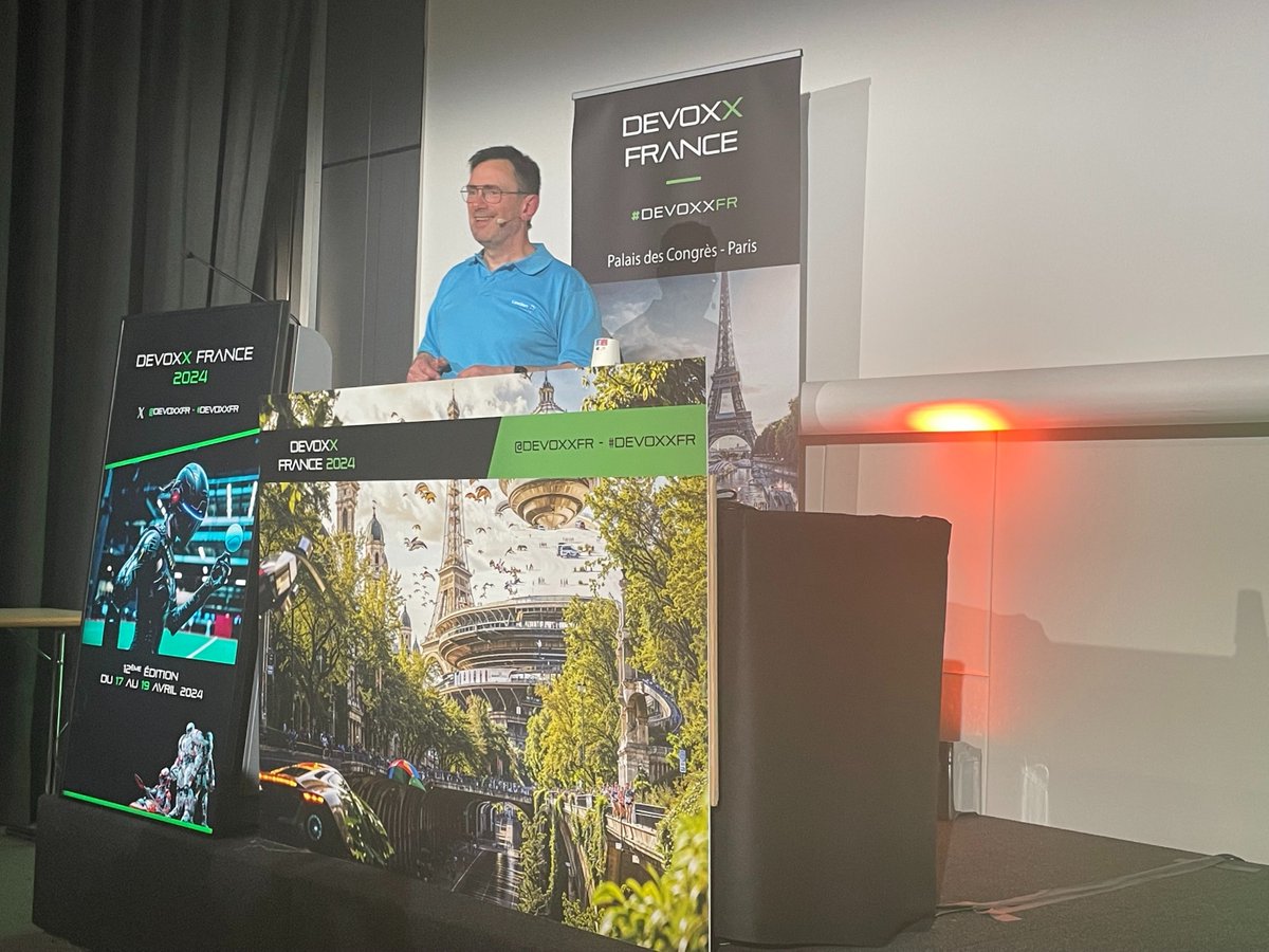 👀 Découvrez 'V comme Vautledétour' ! 

Le nom est bien choisi par <a href="/manuremy/">Manu Remy</a>. Son talk de 15 min est super agréable pour -avec humour- comprendre ce que l’on peut faire avec ce langage. Le point positif : sa rapidité.

Un très bon talk au <a href="/DevoxxFrance/">DevoxxFrance</a>.