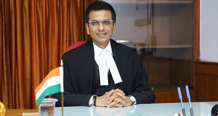 एक बार फिर आवाज़ दो सब साथी 👇🏻

रीट्वीट बटन चलता है तो दबा कर दिखाओ 

#IndiaWantsCJIToHearVVPatCase