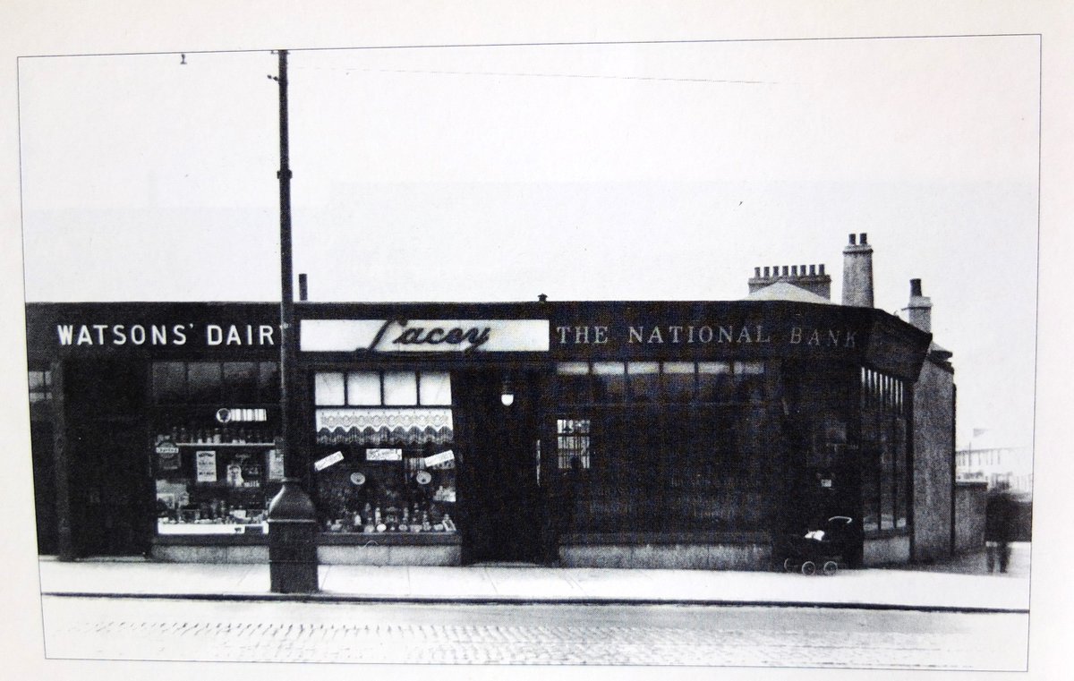 Sorry to hear the Cardonald branch of RBS - on the corner of Paisley Road West and Cardonald Place Road - is to close. Here it is in 1936, when it was a branch of The National Bank. Pic from the brilliant Glasgow City Libraries' book, 'Old Cardonald Had a Farm', by John A Innes.