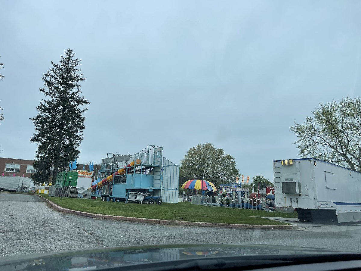 They are setting up a carnival across the street from WMAR. I keep having to remind myself not to try and get funnel cake on my break 😂 #wmar #carnival #funnelcake