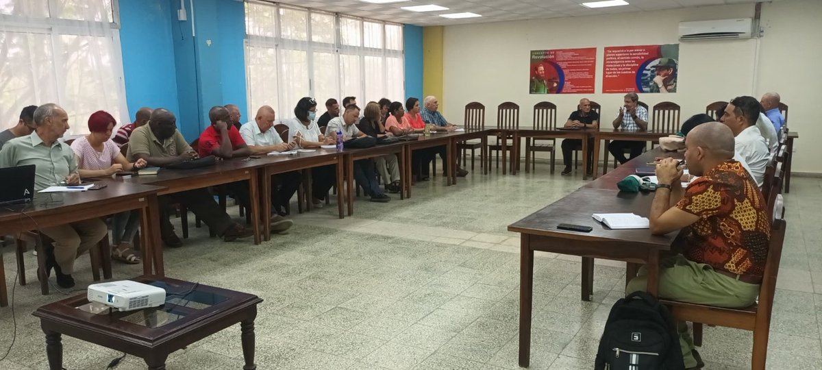 🇨🇺Como parte de la visita gubernamental a la provincia de Camagüey, este jueves, se desarrolló un intercambio entre el Ministro de Educación Superior, Dr. C. @WalterBG_MES y el Consejo de Dirección de la @uc_camaguey. #UCCuba #UniversidadCubana #Camagüey #Cuba