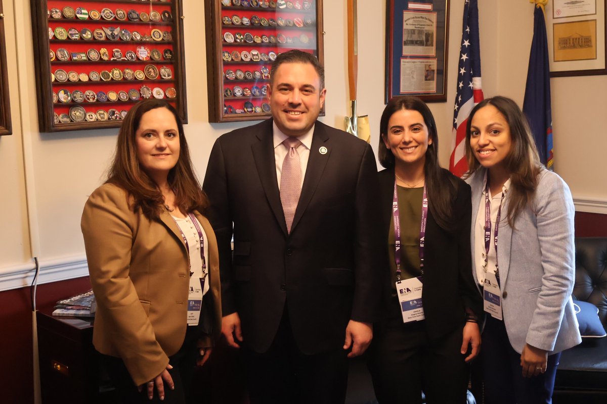 #ENAinDC Great to have @ENAorg in the office to talk about my support of critical legislation important to their colleagues throughout the Nation. These @NorthwellHealth pro's are on Capitol Hill advocating on priorities of workplace violence and children's emergency care.