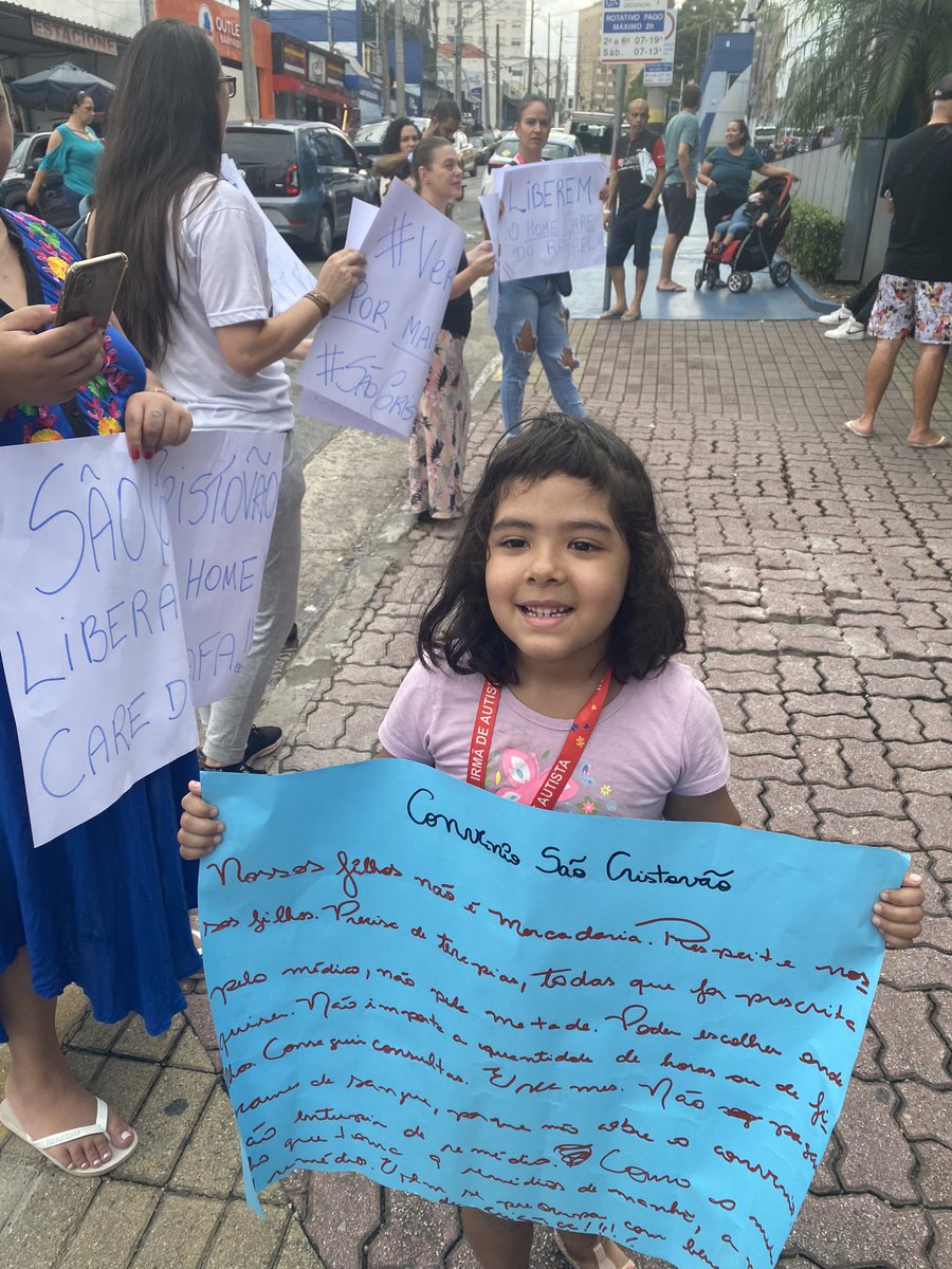 DINHABRITY's tweet photo. Plano de saúde são Cristóvão !!’ 
Que vergonha !! Chega de falta de respeito  com os beneficiários !!! 

Queremos melhores
Condições de
Atendimento / 
Rafael quer ir para
Casa !!! Libera o
Home care do rafa !!! 

Compartilhem !!!! https://t.co/bEWJX73nV9
