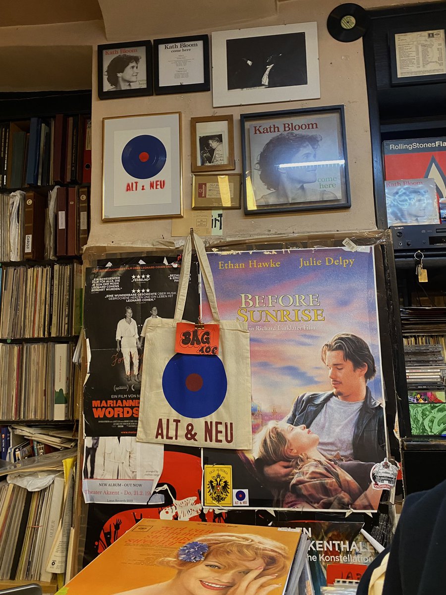 spillurguts13's tweet photo. วันนี้เข้าร้านแผ่นเสียง alt &amp; neu ที่อยู่ในหนัง before sunrise คุณน้าผู้หญิงเห็นเพื่อนกับนี่ก็ถามว่า ตามมาจากในหนังหรือเปล่า แล้วก็บอกว่าเดี๋ยวให้ฟังเพลงนะ พร้อมเล่นแผ่นไวนิล+ใส่หูฟังให้ เป็นเพลง "come here" ที่อยู่ในฉากที่พระเอกกับนางเอกฟังในร้านนี้ she literally made my day 🥺 https://t.co/92fYpbuOeB