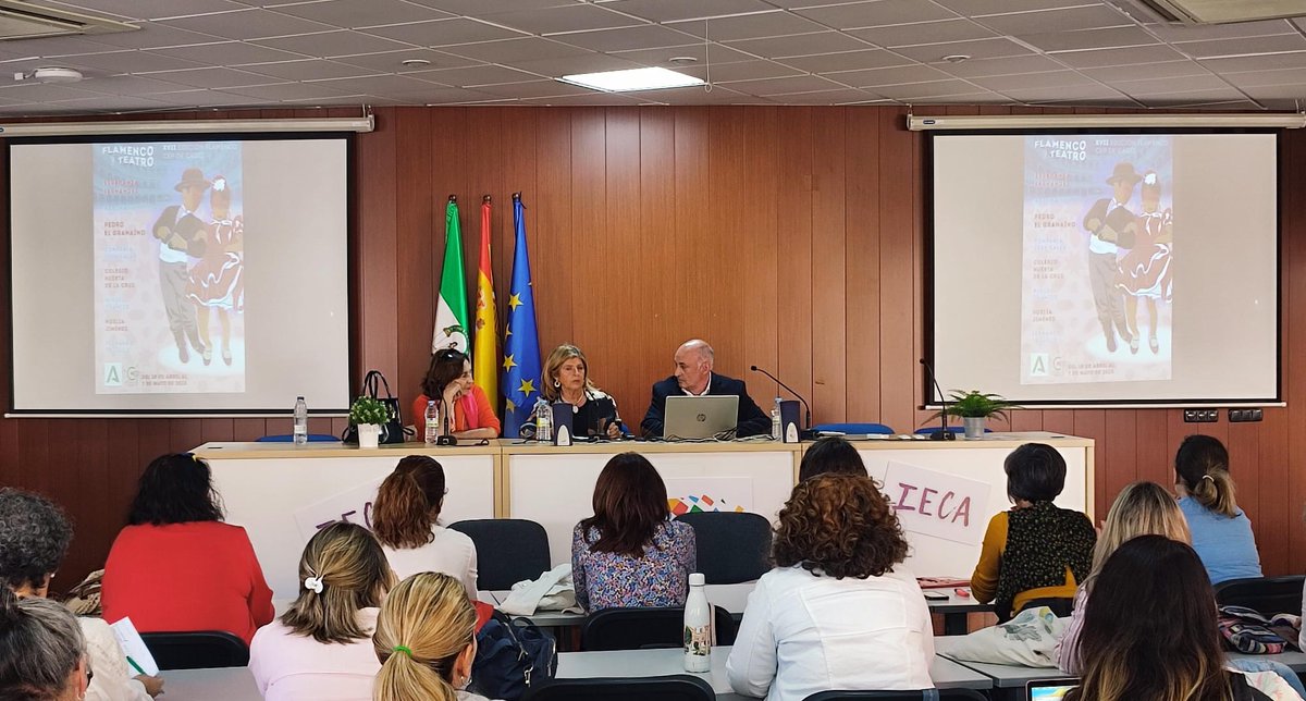 CEPdeCadiz's tweet photo. Esta tarde hemos contado con el apoyo de la delegada territorial, Isabel Paredes, y nuestra inspectora, Carmen Crespo, en la inauguración de la #xviiedicionflamenco @CEPdeCadiz #flamencoyteatro @DGTaTEd @EducaAnd https://t.co/DRporHHLBZ