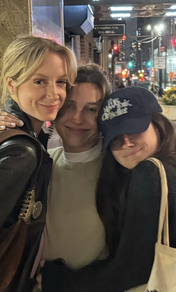 drewbie94's tweet photo. savannah and camille got dinner with their friend liza visiting from out of town! how fun ! love these girls … https://t.co/LvU7ccRJWH