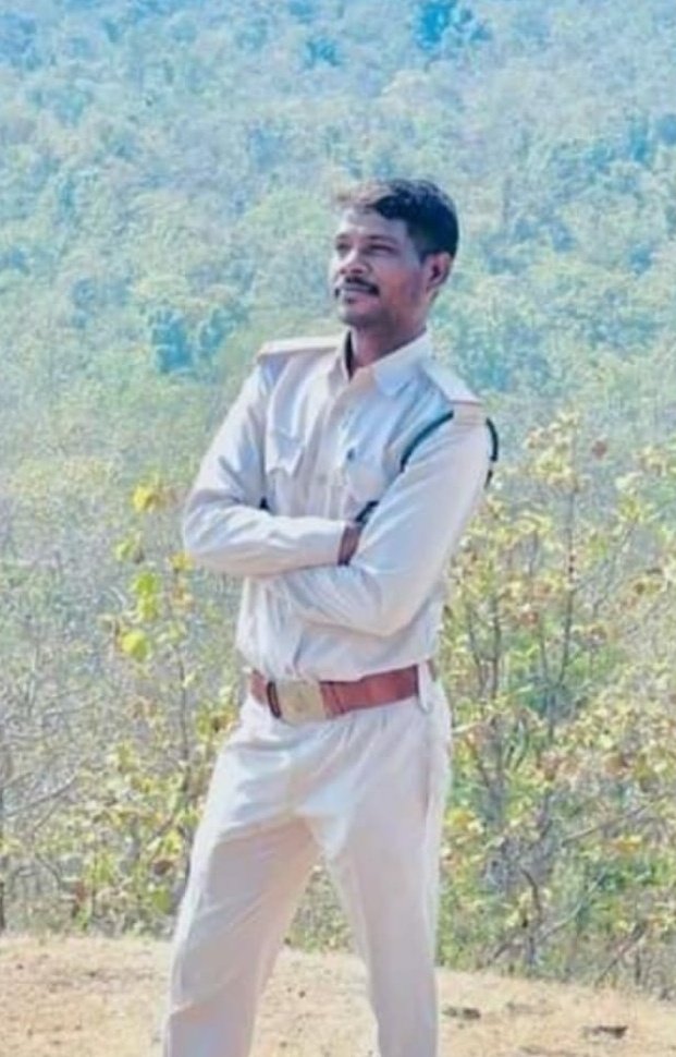 100 % Loyalty & 100% Dedication towards Forests, throughout his career ... The last man standing during the attack by armed Encroachers (11 March 2023, Burhanpur) ... Shri Dinesh Navde ji ... will always remain in our memories. ॐ शांति 🙏💐