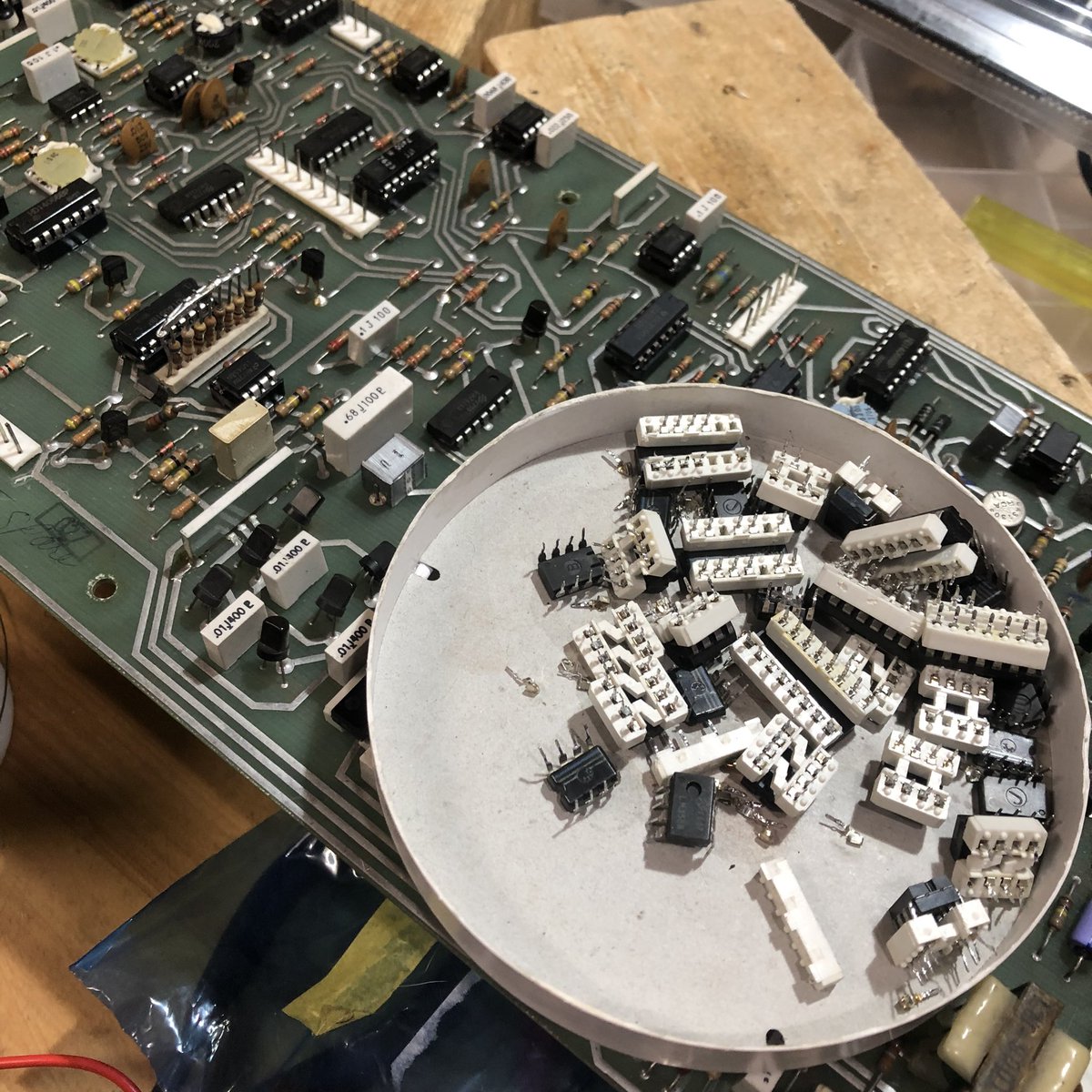 modelessfactory's tweet photo. 追い込み中。変えれるもんは全部変える
#polymoog https://t.co/fzMEz16QjX